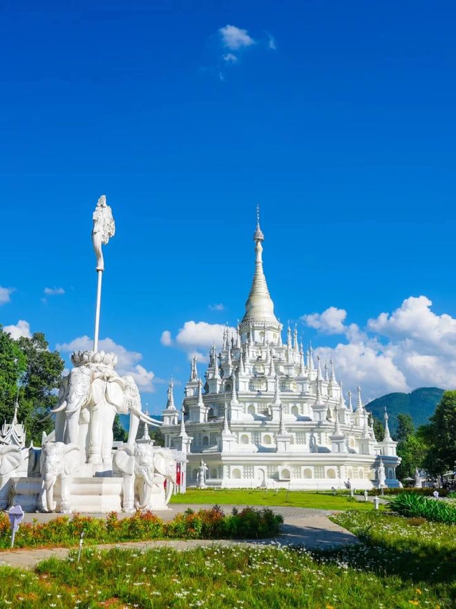 日腾冲瑞丽芒市边境深度游人均费用明细ag九游会登录高端小团新体验：云南8(图2)